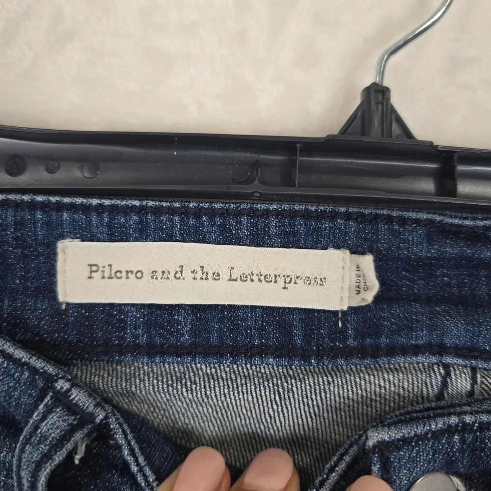 Anthropologie Pilcro Slim Boyfriend Jeans Floral Embroidered Dark Wash 29